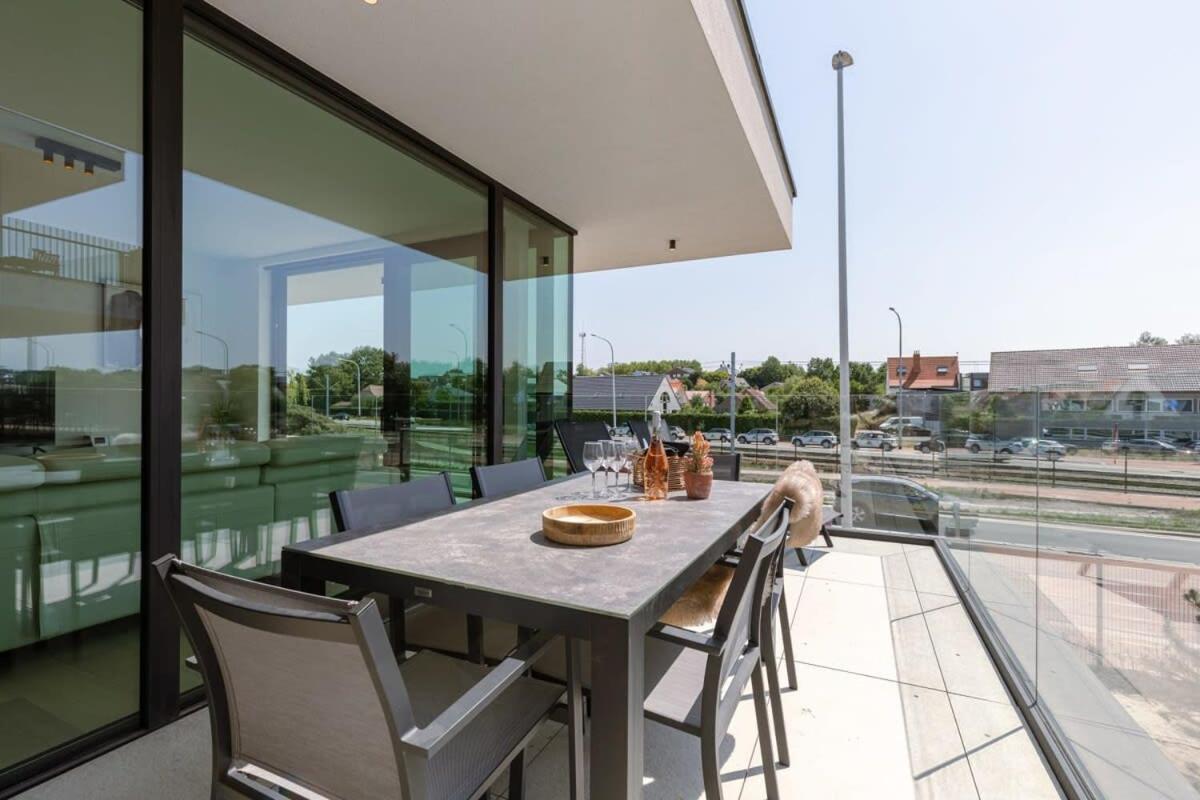 New, Luxurious And Modern Apartment With Private Parking Coxyde Extérieur photo