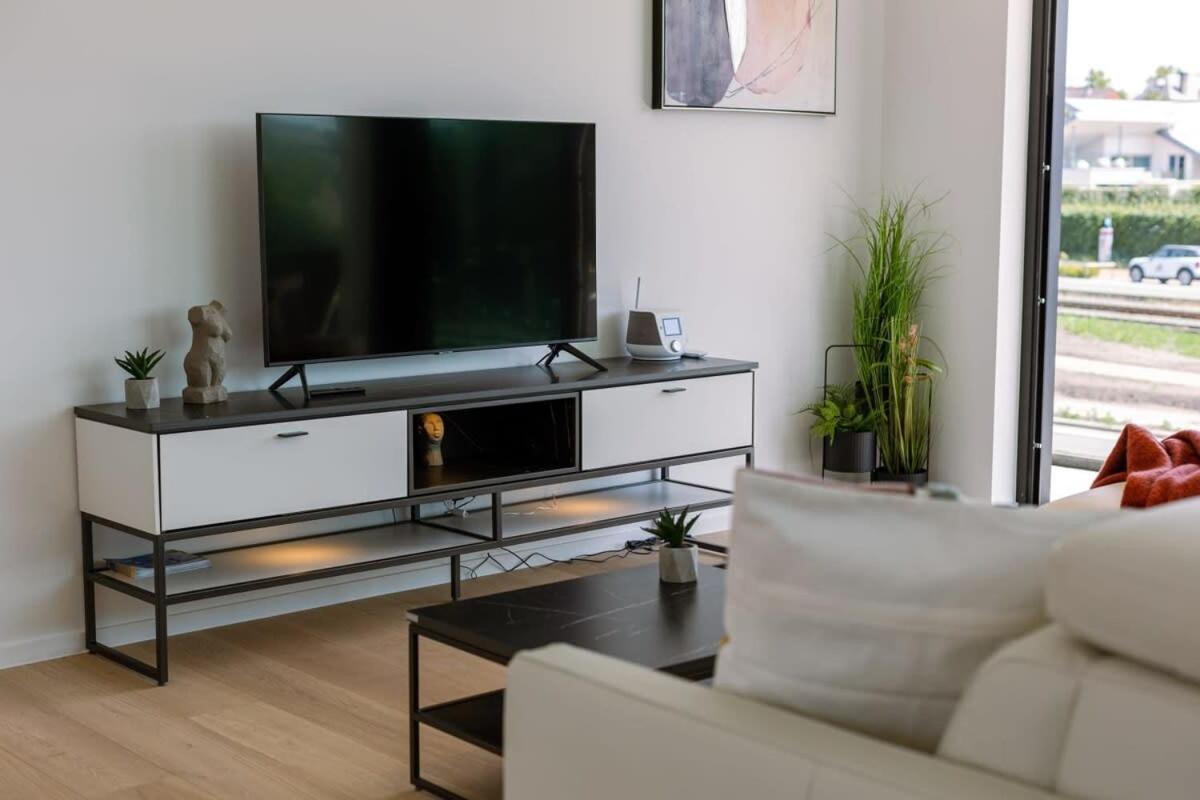 New, Luxurious And Modern Apartment With Private Parking Coxyde Extérieur photo