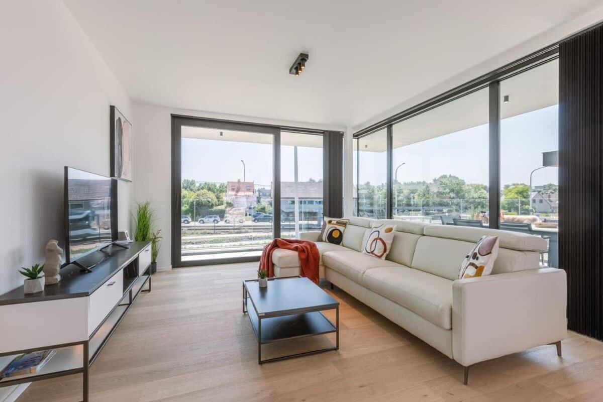 New, Luxurious And Modern Apartment With Private Parking Coxyde Extérieur photo